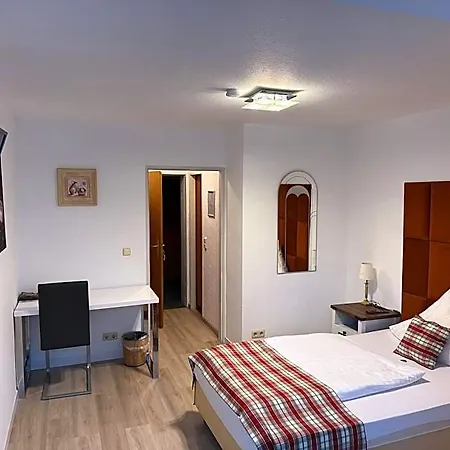 Garni Schick 3*